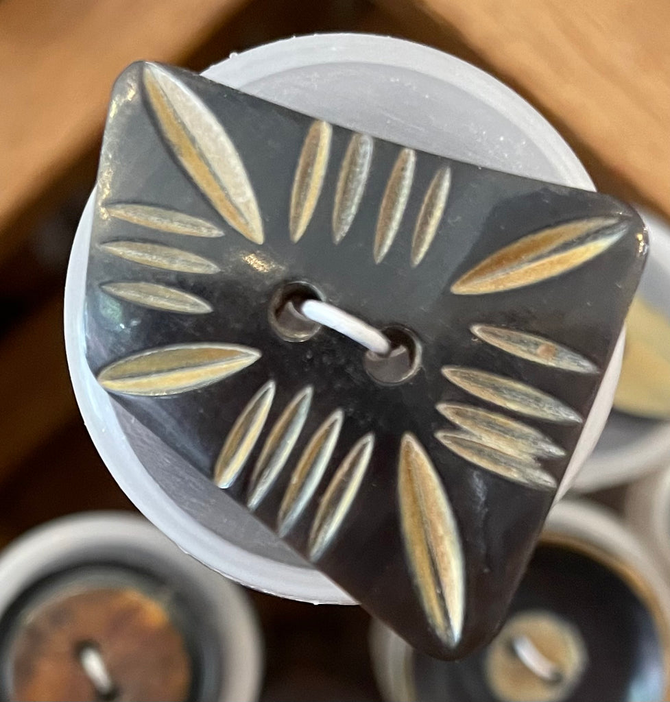 Horn Buttons